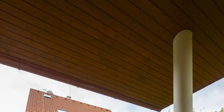 Apartmány v Dolním Smokovci se snídaní, sýrovým talířem a lahví vína