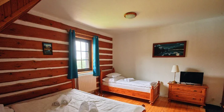 Aktivní pobyt v Jizerkách: hotel v Kořenově se snídaní a venkovním bazénem