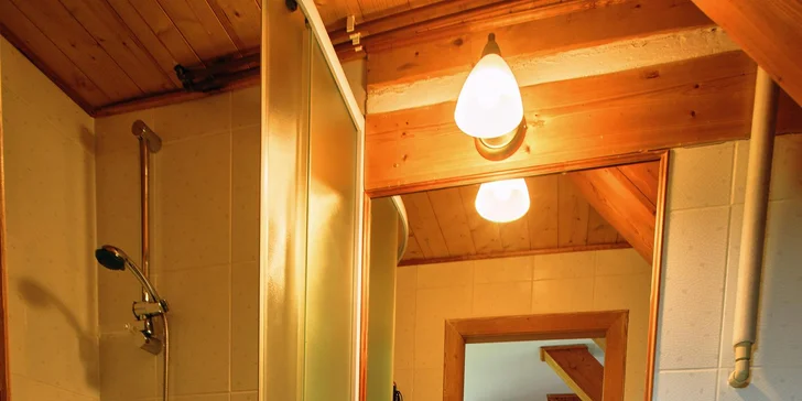 Aktivní pobyt v Jizerkách: hotel v Kořenově se snídaní a venkovním bazénem