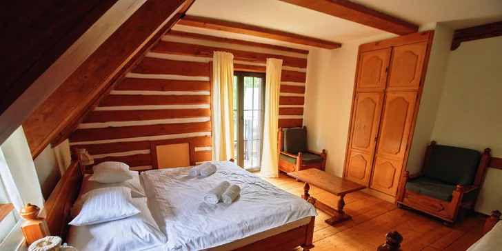 Aktivní pobyt v Jizerkách: hotel v Kořenově se snídaní a venkovním bazénem