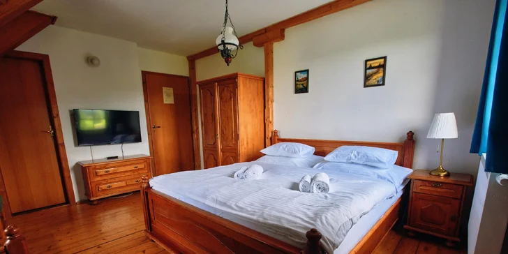 Aktivní pobyt v Jizerkách: hotel v Kořenově se snídaní a venkovním bazénem