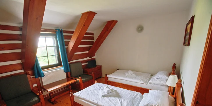 Aktivní pobyt v Jizerkách: hotel v Kořenově se snídaní a venkovním bazénem