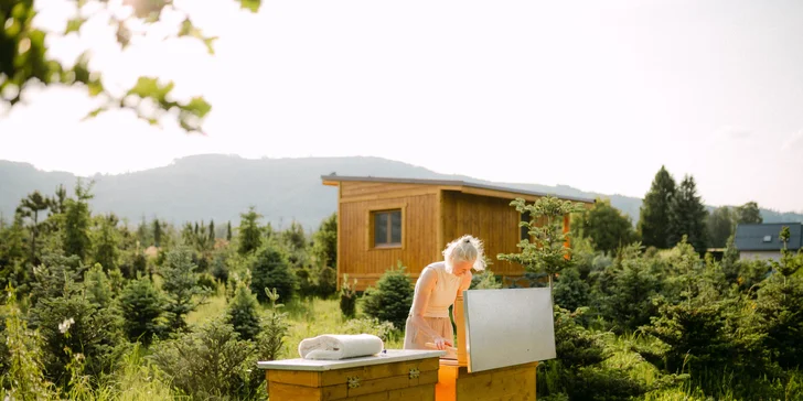 Včelařem na zkoušku vč. pobytu v apidomku a ochutnávky včelích produktů, pro 3 osoby