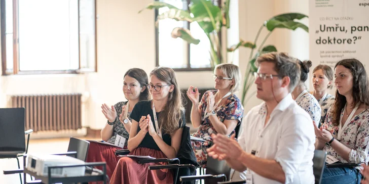 Ježíškova vnoučata: podpořte s námi organizace, které pečují o seniory a rozdávají jim radost