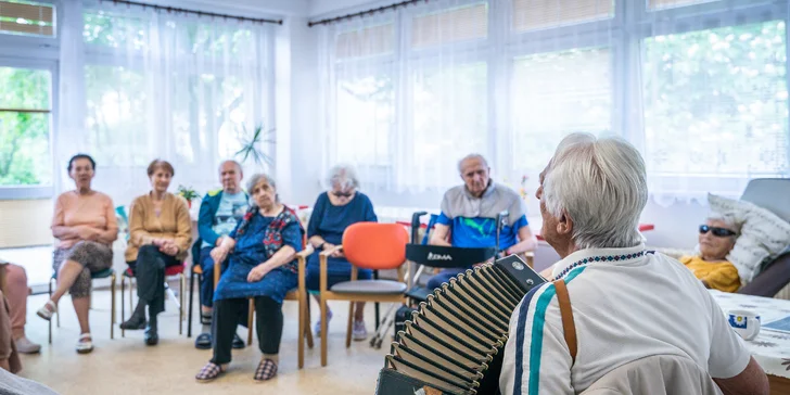 Ježíškova vnoučata: podpořte s námi organizace, které pečují o seniory a rozdávají jim radost