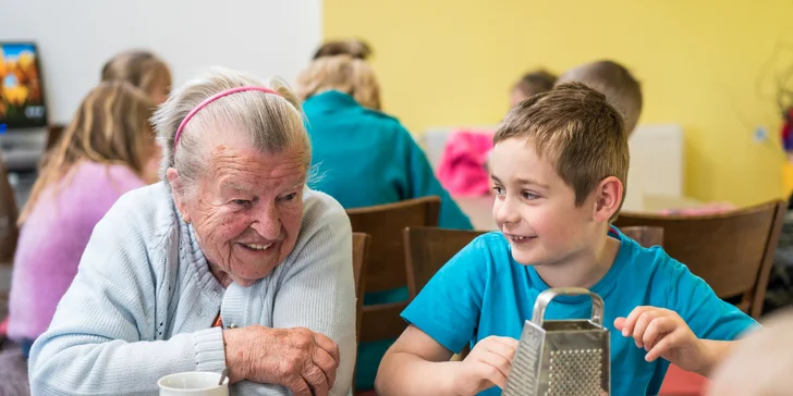 Ježíškova vnoučata: podpořte s námi organizace, které pečují o seniory a rozdávají jim radost