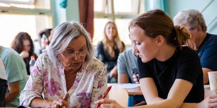 Ježíškova vnoučata: podpořte s námi organizace, které pečují o seniory a rozdávají jim radost