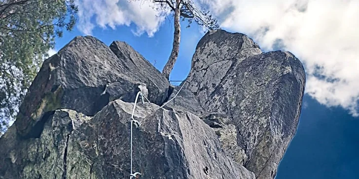 Via ferrata pro 1–3 osoby: lezení po zajištěných cestách Bezděčínských skal v Českém ráji