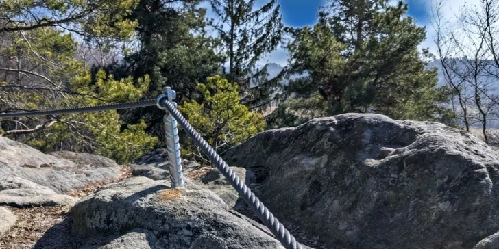 Via ferrata pro 1–3 osoby: lezení po zajištěných cestách Bezděčínských skal v Českém ráji