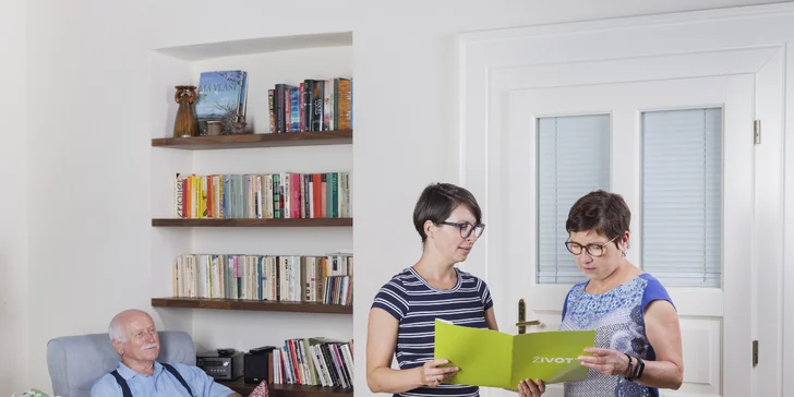 Ježíškova vnoučata: podpořte s námi organizace, které pečují o seniory a rozdávají jim radost