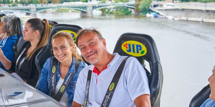 Adrenalinová romantika v oblacích nad Prahou: tapas, oběd či večeře od Dinner in the Sky