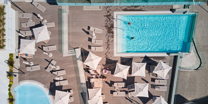 Chorvatský Split: 4* hotel u pláže, wellness, snídaně, plná či polopenze