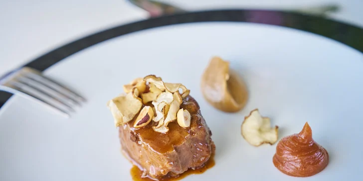 Adrenalinová romantika v oblacích nad Prahou: tapas, oběd či večeře od Dinner in the Sky