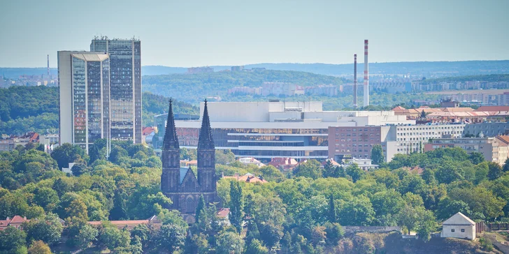 Adrenalinová romantika v oblacích nad Prahou: tapas, oběd či večeře od Dinner in the Sky