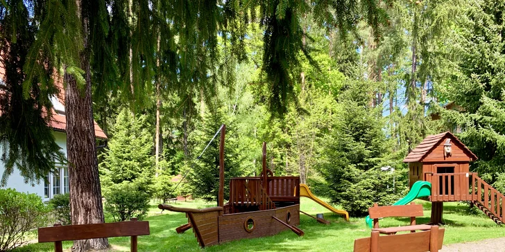 Pobyt u Bojnic plný aktivit: snídaně i polopenze, sportoviště a hry pro dospělé i děti