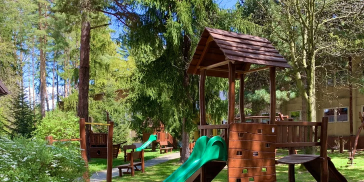 Pobyt u Bojnic plný aktivit: snídaně i polopenze, sportoviště a hry pro dospělé i děti