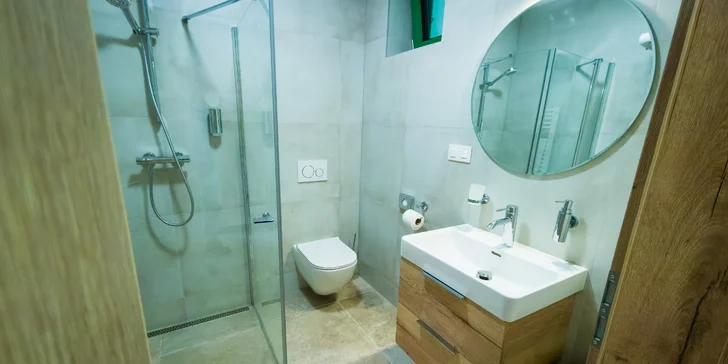 Pobyt u Bojnic plný aktivit: snídaně i polopenze, sportoviště a hry pro dospělé i děti