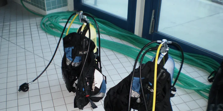 Zkušební ponor či komplexní potápěčský kurz s