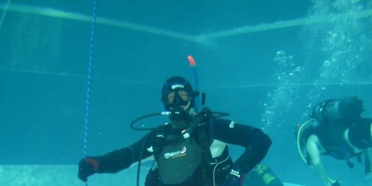 Zkušební ponor či komplexní potápěčský kurz s