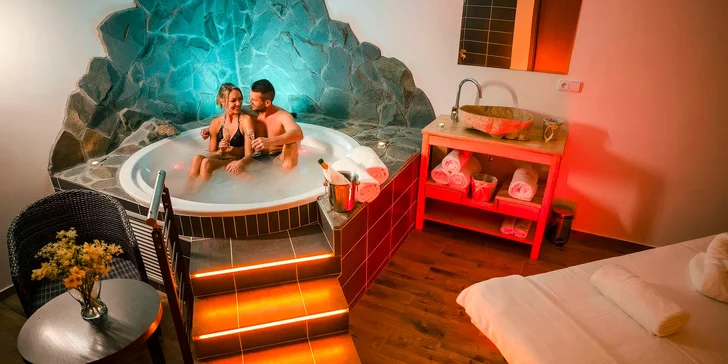 120 min. privátního wellness a spa pro 2 osoby: sauna, vířivka a relax zóna