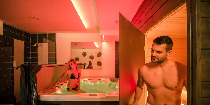 120 min. privátního wellness a spa pro 2 osoby: sauna, vířivka a relax zóna