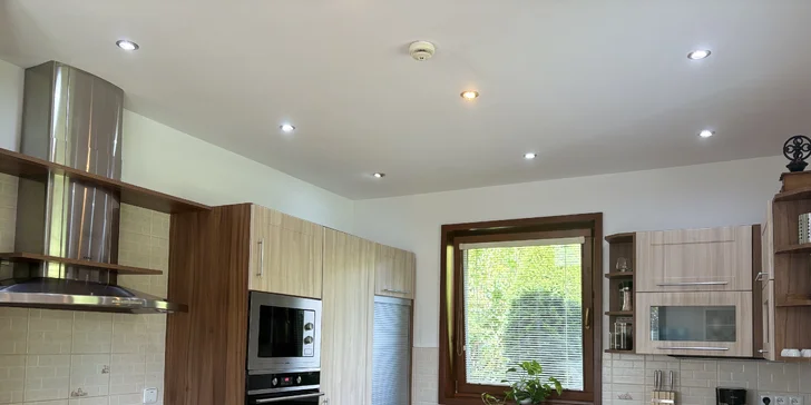 Dovolená v oblasti Tiských stěn: moderní prázdninový domek až pro 7 osob, možnost wellness