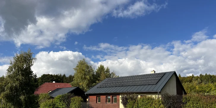 Dovolená v oblasti Tiských stěn: moderní prázdninový domek až pro 7 osob, možnost wellness