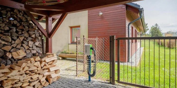 Dovolená v oblasti Tiských stěn: moderní prázdninový domek až pro 7 osob, možnost wellness