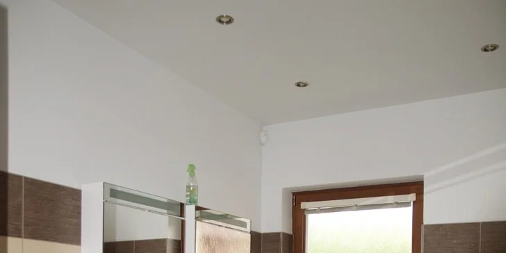 Dovolená v oblasti Tiských stěn: moderní prázdninový domek až pro 7 osob, možnost wellness