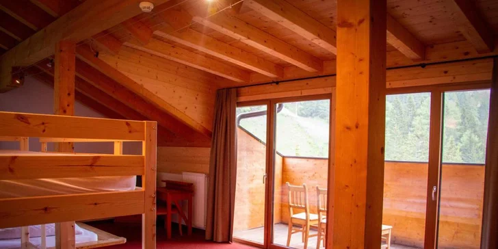 Zima v italských Alpách: hotel 30 m od skiareálu, polopenze i 6denní skipas