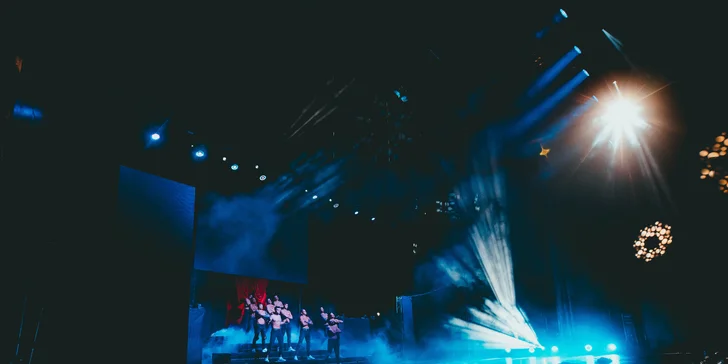 Show vymakaných těl: 90min. žhavé vystoupení pánské skupiny Men4Queen v Jihlavě