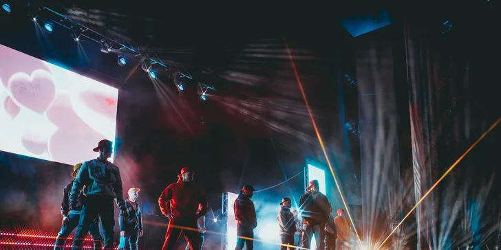 Show vymakaných těl: 90min. žhavé vystoupení pánské skupiny Men4Queen v Jihlavě