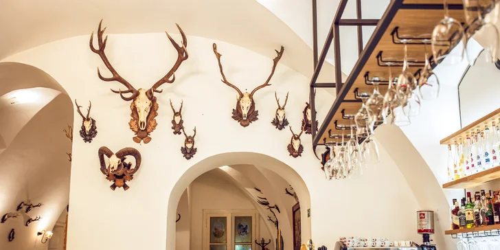 Hraběcí pobyt v zámečku nedaleko Nitry: polopenze, bowling i sleva do termálů