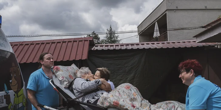 Ježíškova vnoučata: podpořte s námi organizace, které pečují o seniory a rozdávají jim radost