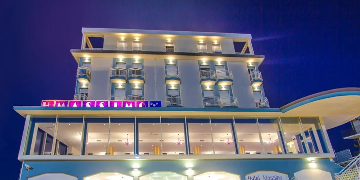 Jaderská riviéra poblíž Rimini: 3* hotel blízko pláže, plná či polopenze, venkovní bazén