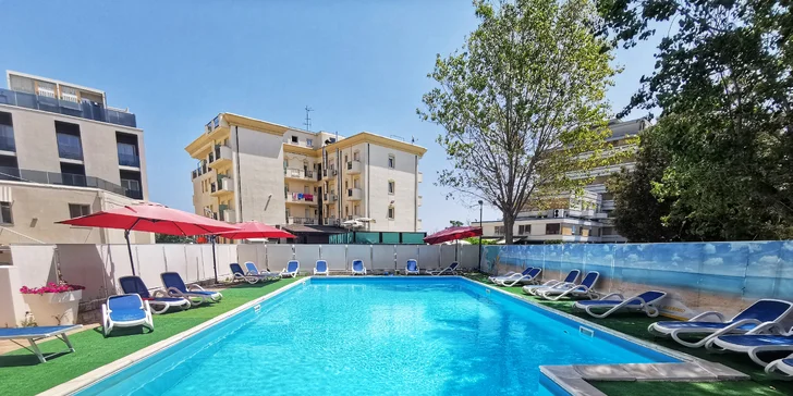 Jaderská riviéra poblíž Rimini: 3* hotel blízko pláže, plná či polopenze, venkovní bazén