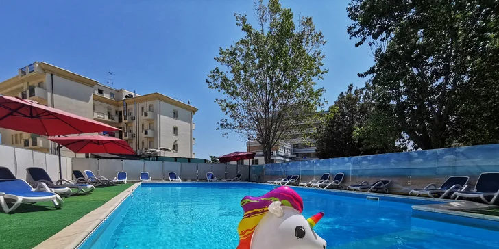 Jaderská riviéra poblíž Rimini: 3* hotel blízko pláže, plná či polopenze, venkovní bazén