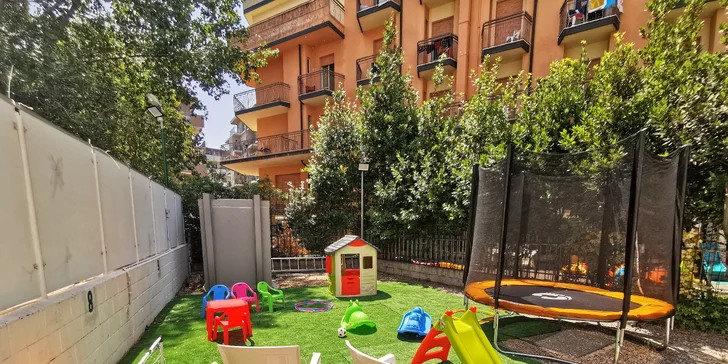 Jaderská riviéra poblíž Rimini: 3* hotel blízko pláže, plná či polopenze, venkovní bazén