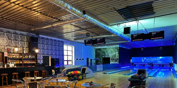 1 nebo 2 hodiny bowlingu pro 2 až 4 osoby i varianta s nápojem v ceně