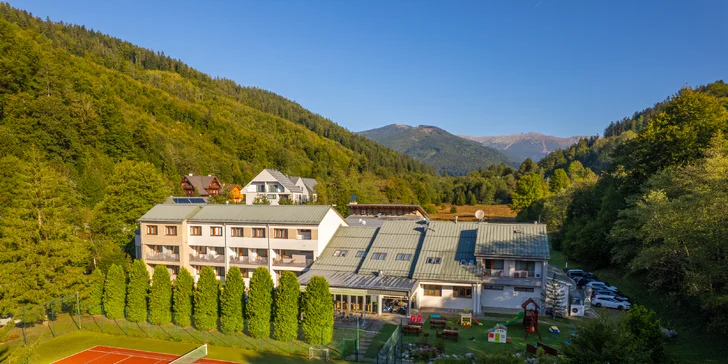 Pobyt v Nízkých Tatrách pod Chopkem: hotel s polopenzí a neomezeným vodním a saunovým světem