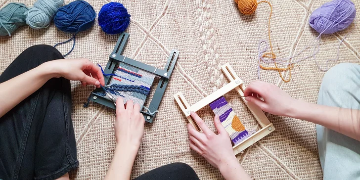 Odpočinkové kurzy tkaní: úplné základy, tvorba podtácku i tapiserie