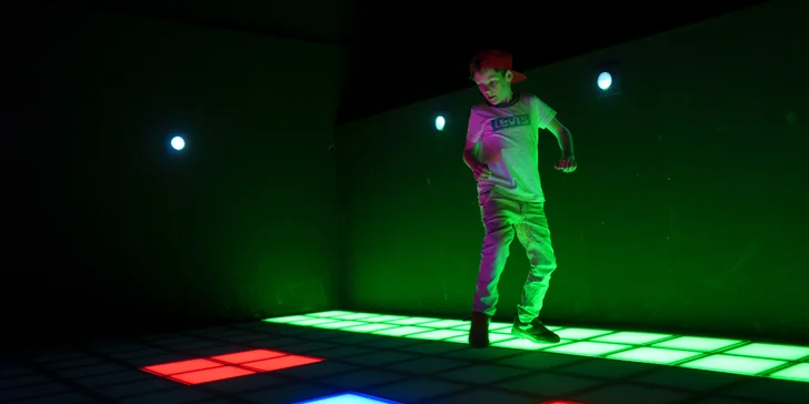 Vstup do největšího pixel game centra v Praze: 30 či 60 min. až pro 6 hráčů