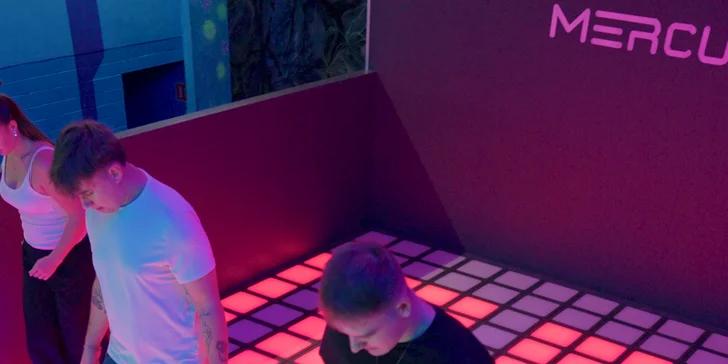 Vstup do největšího pixel game centra v Praze: 30 či 60 min. až pro 6 hráčů