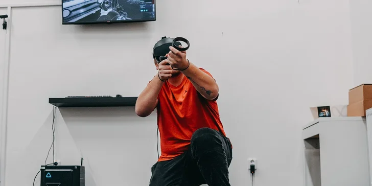 Hodiny virtuální reality i se závodním simulátorem až pro 4 hráče