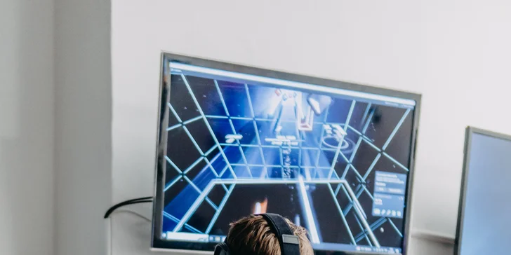 Hodiny virtuální reality i se závodním simulátorem až pro 4 hráče