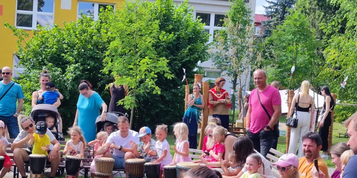 Zažijte rytmus: Workshop na africké bubny Djembe s dopravou zdarma po celé ČR