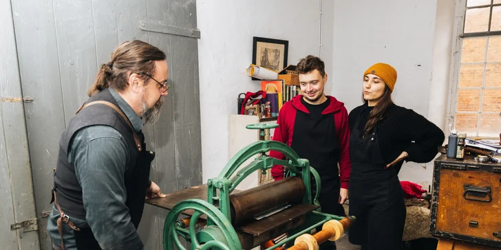 Workshop historického tisku: prohlídka, pečetění i košík plný dobrot