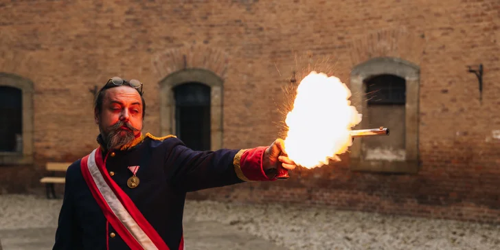 Dobrodružství v pevnosti: výroba střeliva, historická střelnice i večeře pro dva