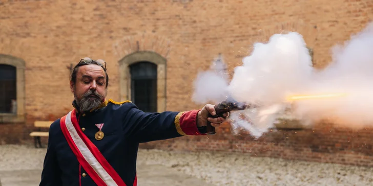 Dobrodružství v pevnosti: výroba střeliva, historická střelnice i večeře pro dva