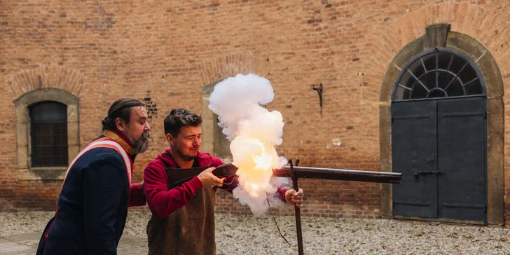 Dobrodružství v pevnosti: výroba střeliva, historická střelnice i večeře pro dva
